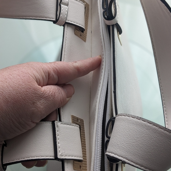 NWOT Large, white tote bag by Penningtons - Picture 14 of 16